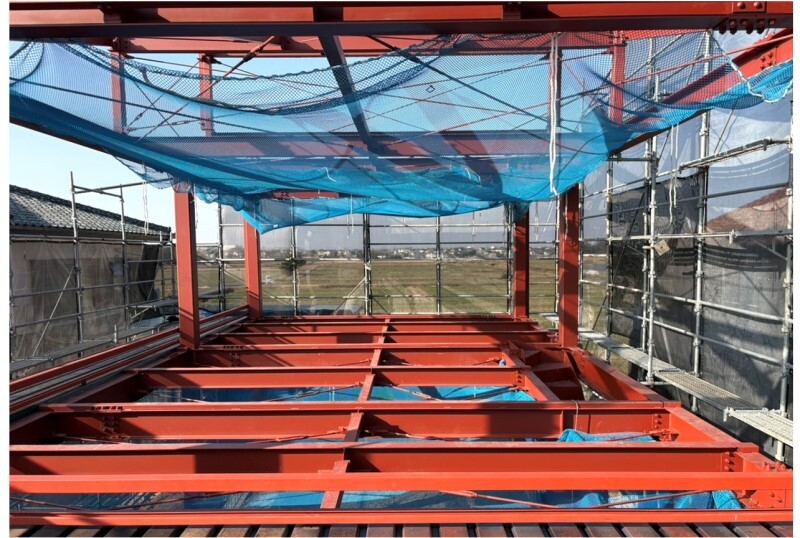 重量鉄骨の柱と梁